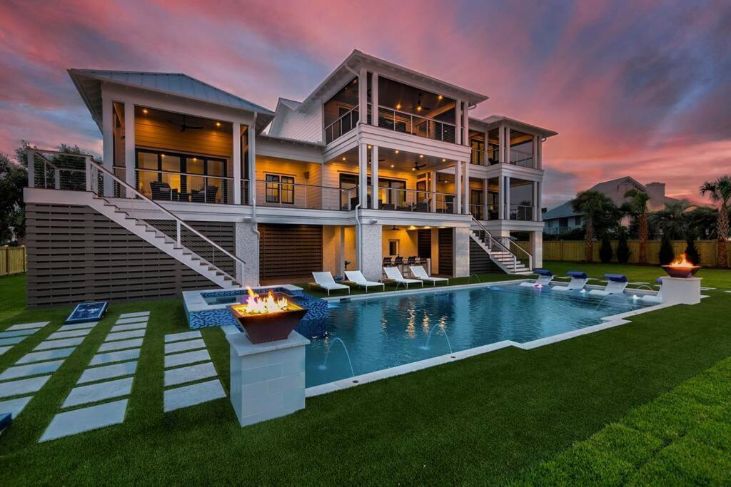 New Waterfront Home With Deep Water Dock Isle of Palms Luaran gambar