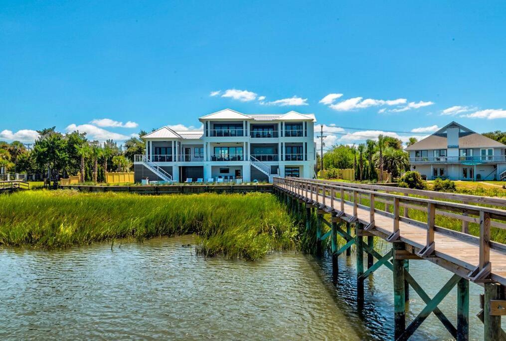 New Waterfront Home With Deep Water Dock Isle of Palms Luaran gambar
