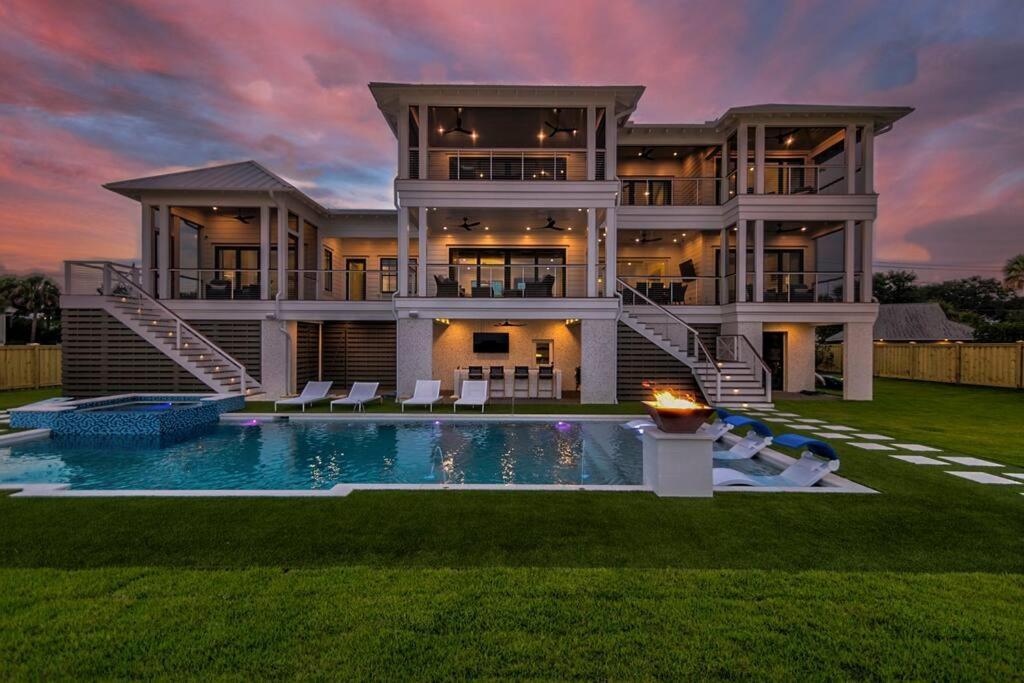 New Waterfront Home With Deep Water Dock Isle of Palms Luaran gambar