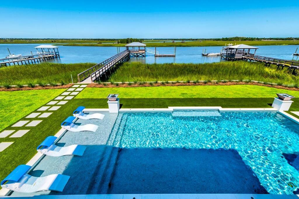 New Waterfront Home With Deep Water Dock Isle of Palms Luaran gambar