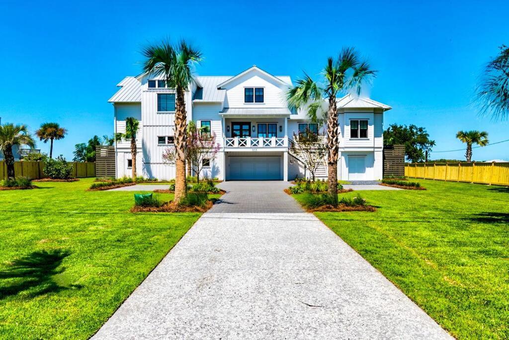 New Waterfront Home With Deep Water Dock Isle of Palms Luaran gambar