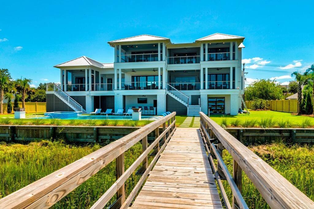 New Waterfront Home With Deep Water Dock Isle of Palms Luaran gambar