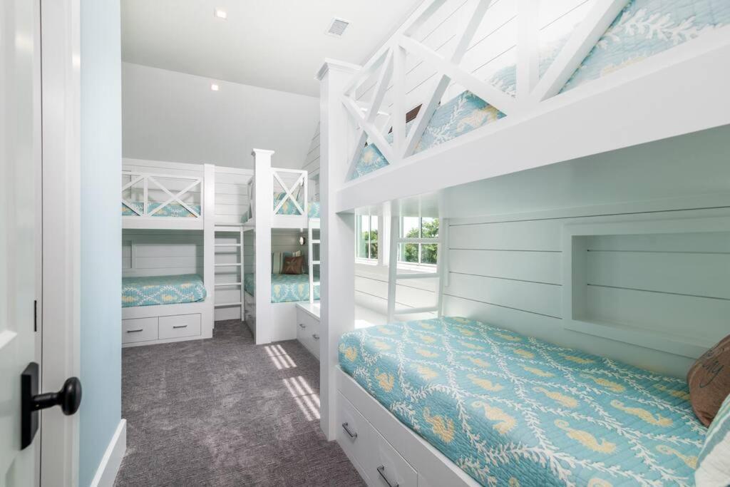New Waterfront Home With Deep Water Dock Isle of Palms Luaran gambar