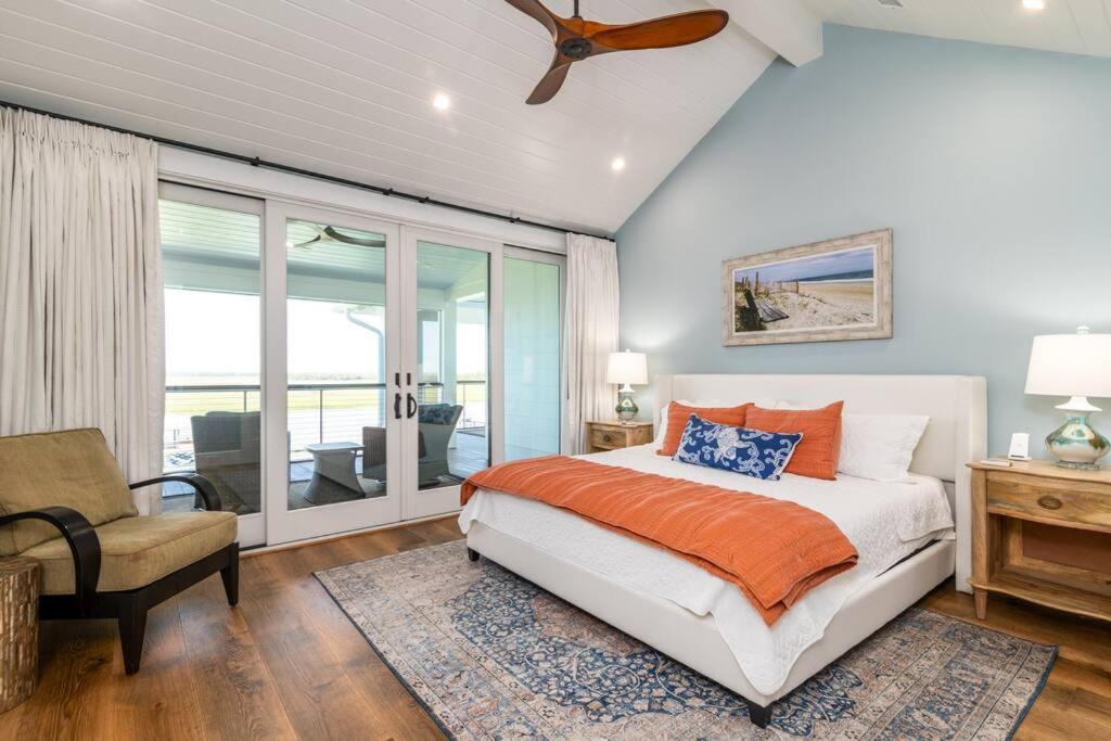 New Waterfront Home With Deep Water Dock Isle of Palms Luaran gambar