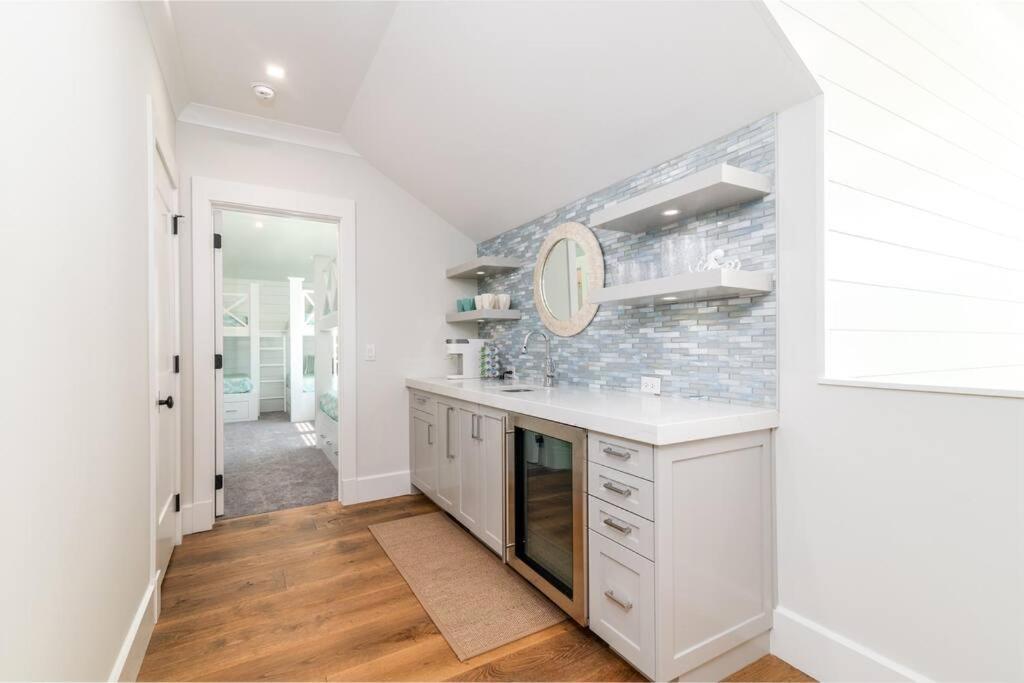 New Waterfront Home With Deep Water Dock Isle of Palms Luaran gambar
