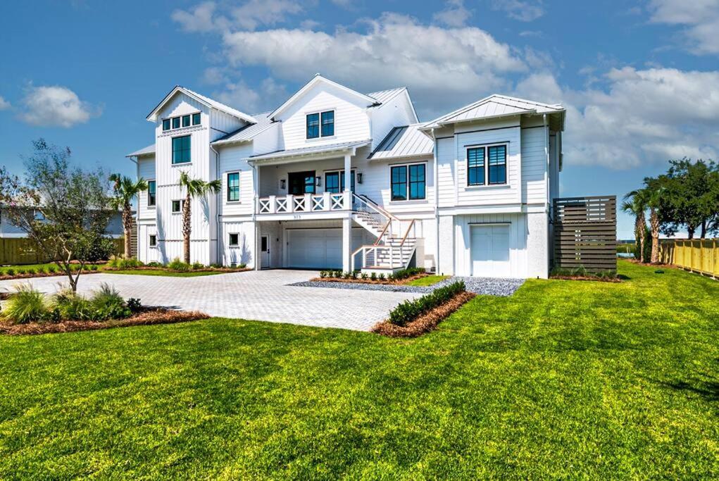 New Waterfront Home With Deep Water Dock Isle of Palms Luaran gambar